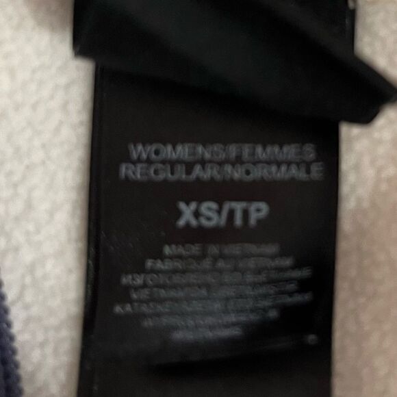 The North Face Hooded Sweater - Picture 4 of 8